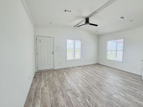 4th image of 771 Chalet Ave