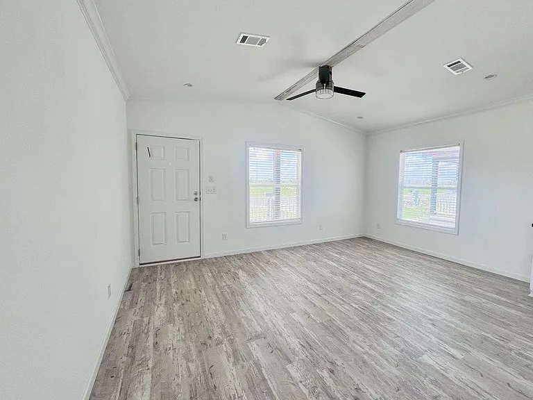739 Chalet Ave — Photo 2