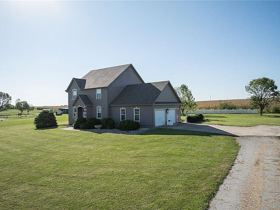 2nd image of 453 NE County Road 17404