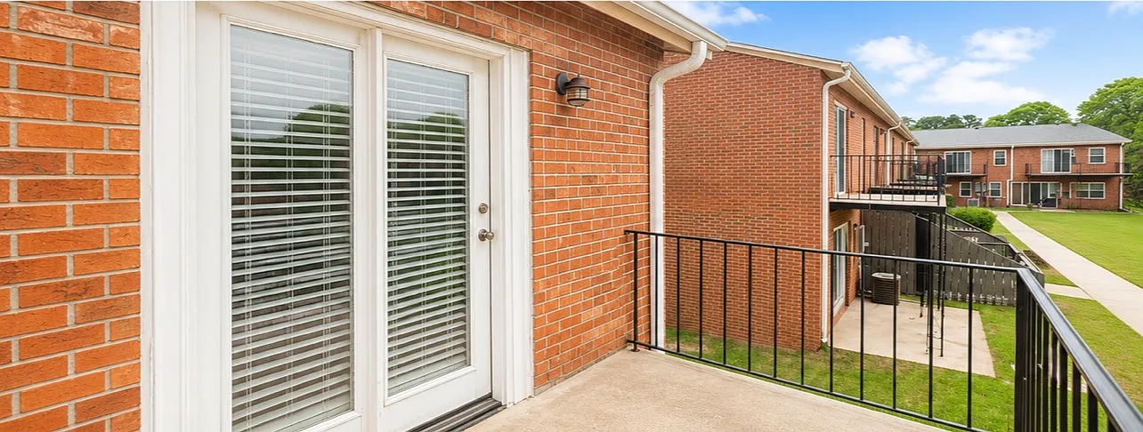 2 bed, 1.5 bath, 1140 sqft, $1,400 — Photo 2