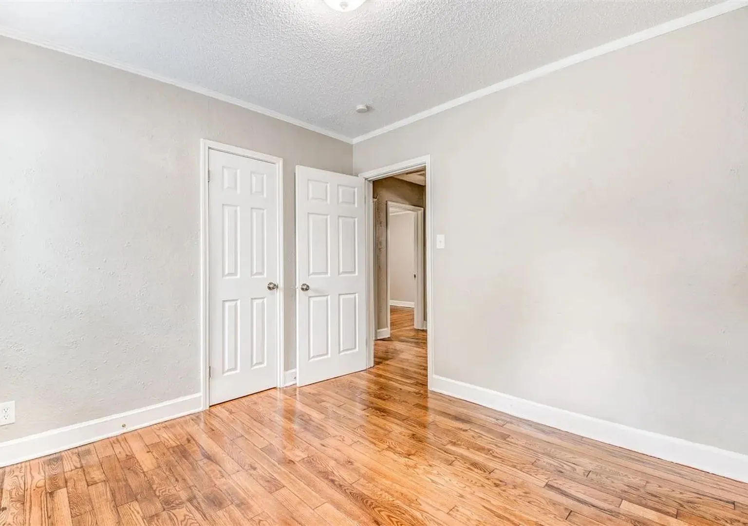 3918 Spottswood Ave — Photo 2