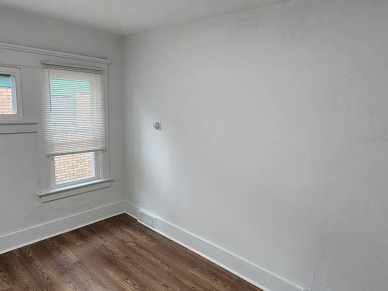192 Lisbon Ave #1 — Photo 5