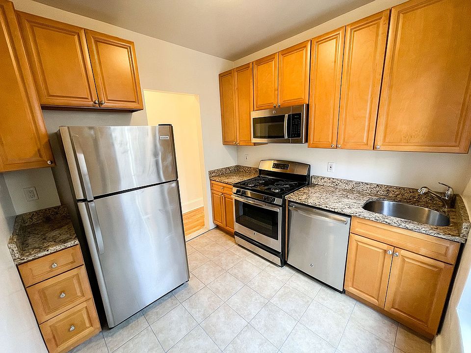 1st image of 502 Amsterdam Ave APT 21
