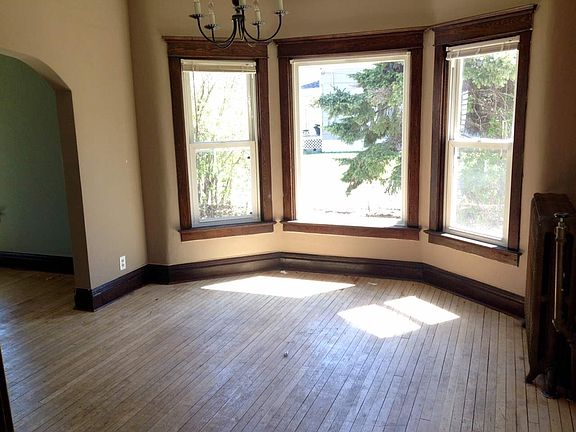 2nd image of 1725 Longyear Ave