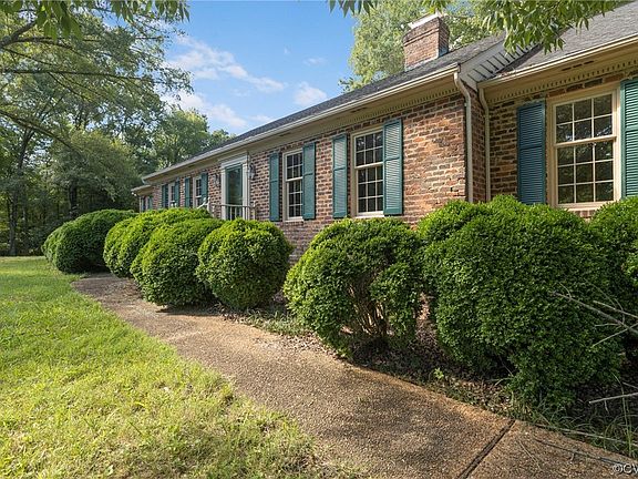 3rd image of 3610 Malpas Dr
