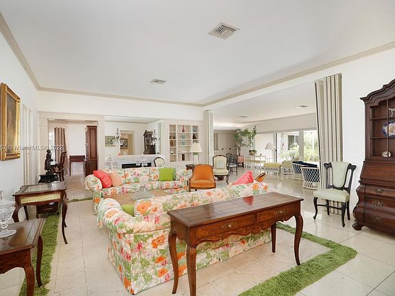 4th image of 1205 Granada Blvd