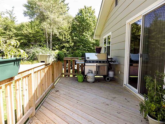 3rd image of 1585 Granite Ave
