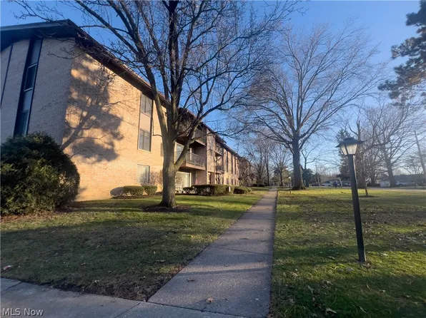 16480 W Heather Ln #304, Cleveland, OH 44130