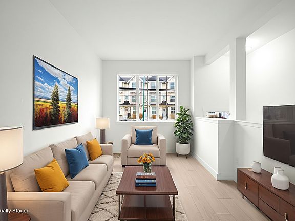2nd image of 720 Robinson St #254