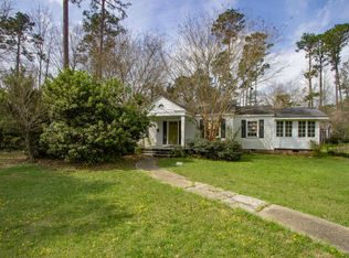 801 Pineview Dr, Hattiesburg, MS 39401