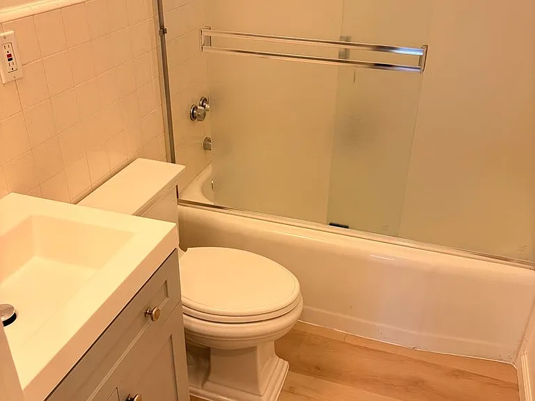 573 Lytton Avenue — Photo 7