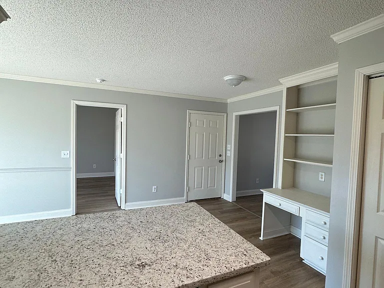 3621 Beacon Dr — Photo 8