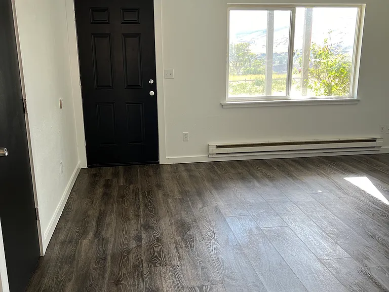 300 Columbia Ave #21 — Photo 9