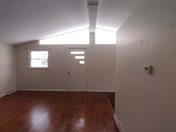 4th image of 177-179 Day Ave #177
