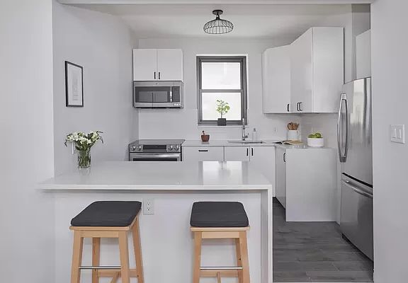 4th image of 230 Park Pl APT 2F