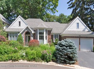 200 Abbott Woods Dr #22, East Lansing, MI 48823
