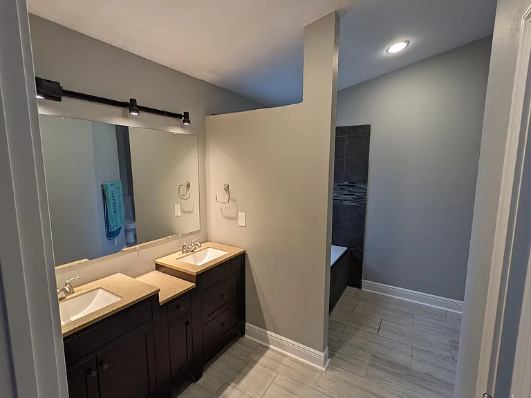 2238 Holton St — Photo 4