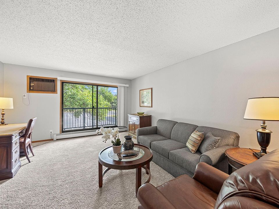 1st image of 4 Pine Tree Dr APT 218