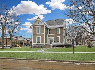 121 E Franklin St, Lanark, IL 61046