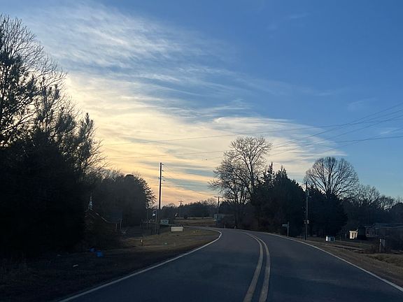 5th image of 1003 Lavender Rd