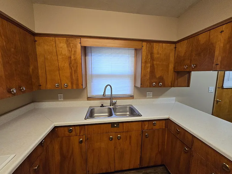 322 Webster St — Photo 19