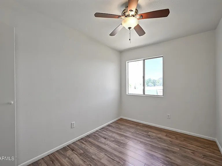 729 E Cochise Dr #B — Photo 19