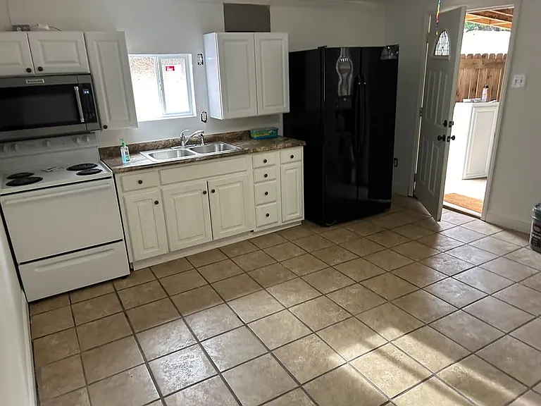 2145 River Rd #1 — Photo 2