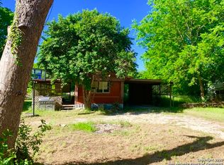 1558 Roadside Dr, Canyon Lake, TX 78133