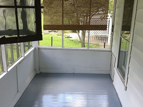 3rd image of 25 Westside Ct