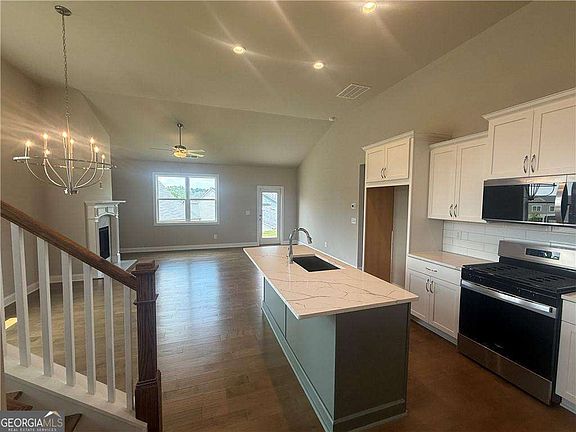 4th image of 348 Lakeside Ct