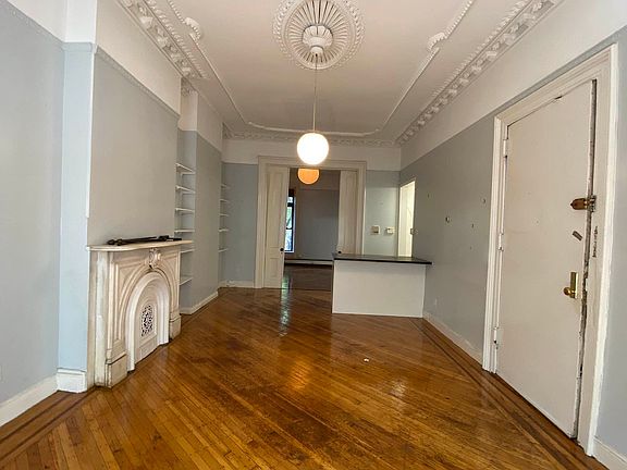2nd image of 161 Gates Ave APT 2