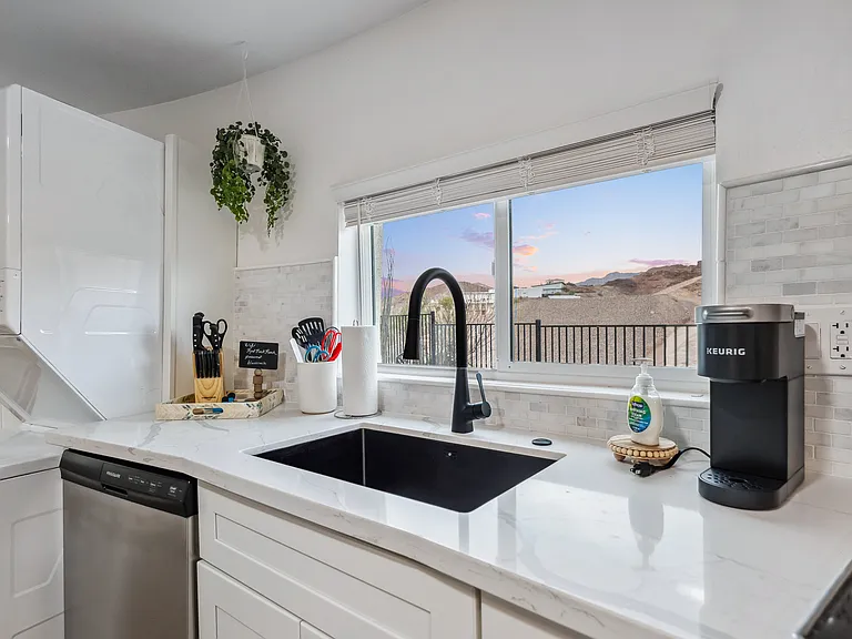 941 Red Rock Rd #D — Photo 10