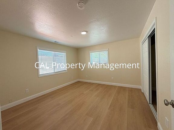 5th image of 245 Maple St APT A