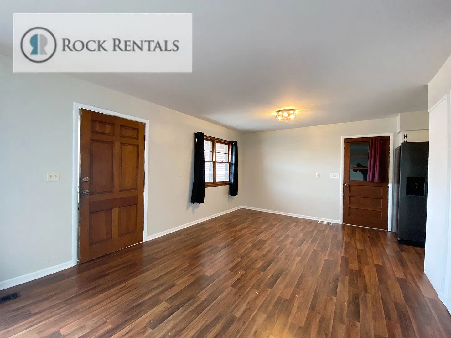 Beautiful Brick 3 Bed 1 Bath Ranch House — Photo 3