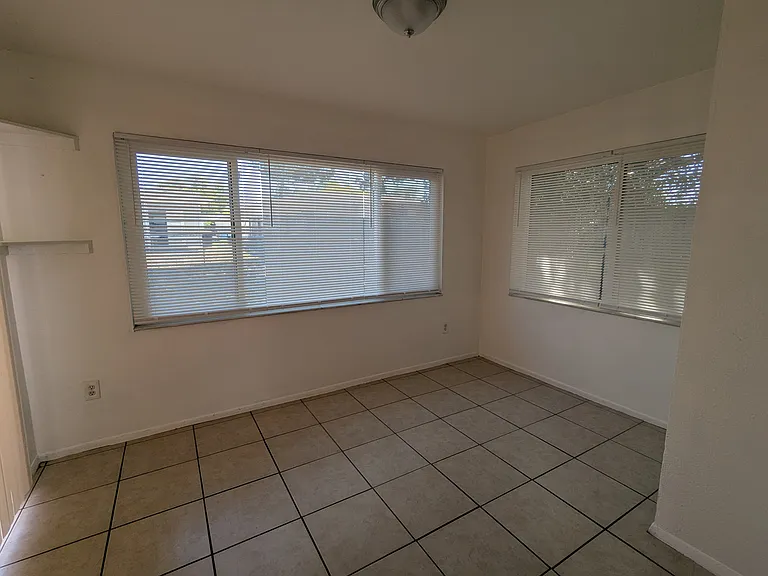 9310 Whitman Ln — Photo 6