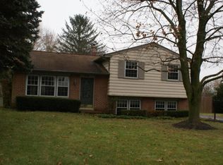 39 Fresh Meadow Dr, Lancaster, PA 17603