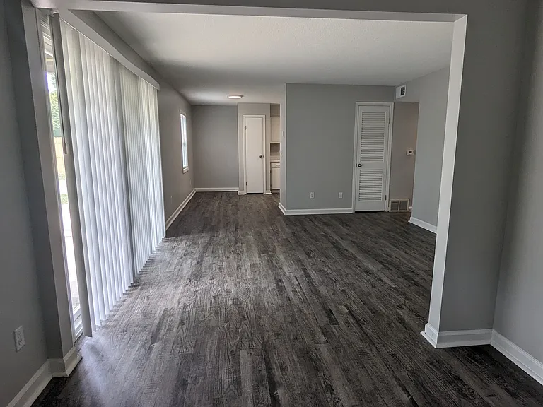 601 Hermitage Ct — Photo 29