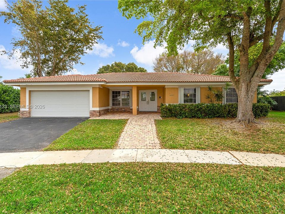 1st image of 16623 Waters Edge Dr