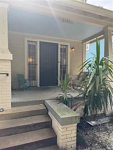3 bed, 1.0 bath, 1600 sqft, $1,800 — Photo 3
