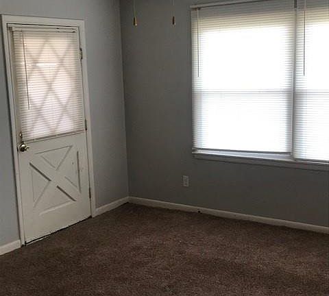 4th image of 932 N Avon Ave