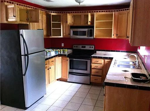 2nd image of 5009 Midway St