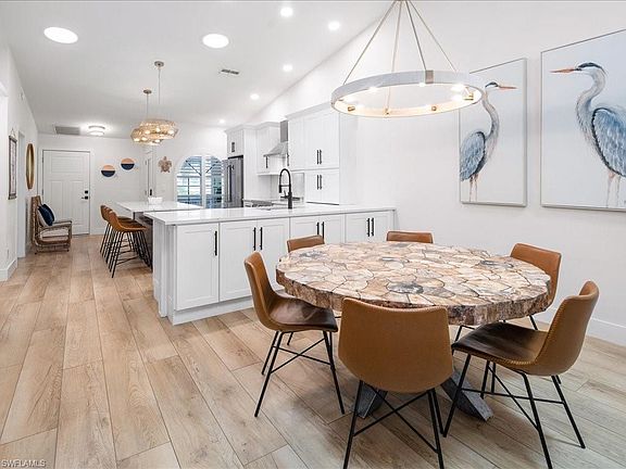 4th image of 792 Wiggins Bay DR #20R