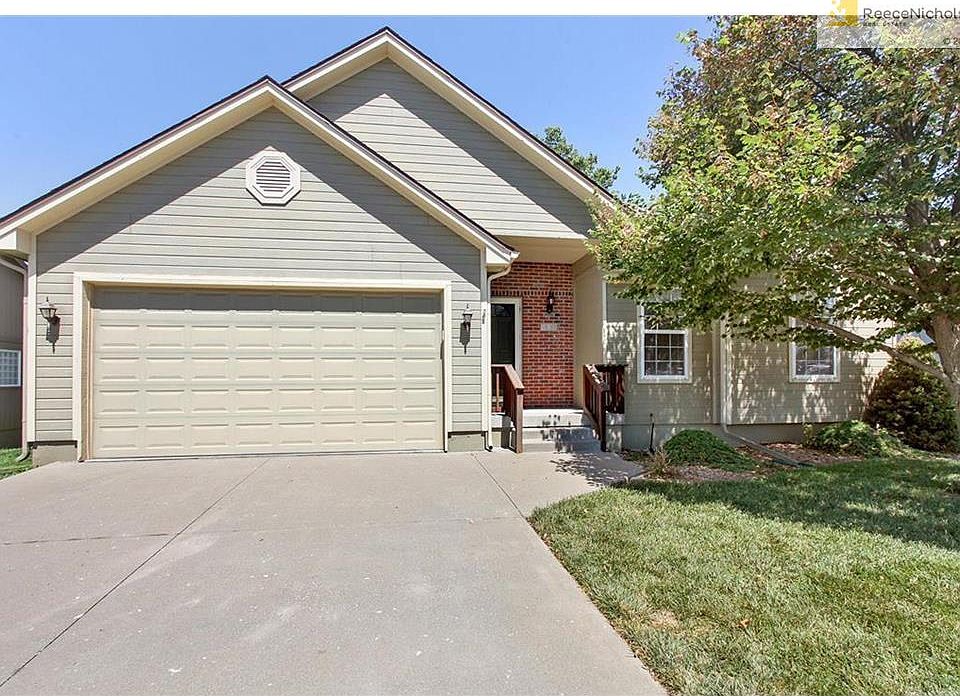 1st image of 903 SW Bishop Dr