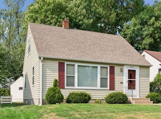 2245 Highland Pkwy, Saint Paul, MN 55116
