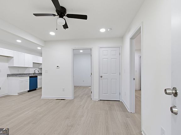 2nd image of 152 Toole St