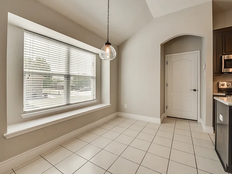 10413 Trevino Ln — Photo 14