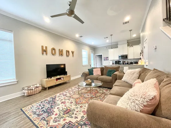 308 Poplar St, College Station, TX