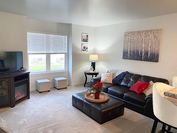 3rd image of 3625 Andover Ln Unit 32