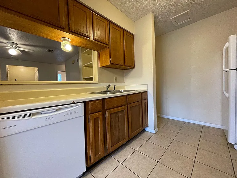1701 Cedarview Circle — Photo 6