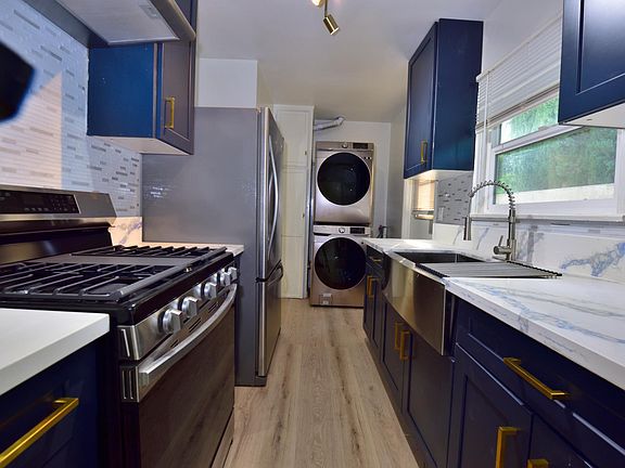 3rd image of 5749 Baldwin Ave #5749